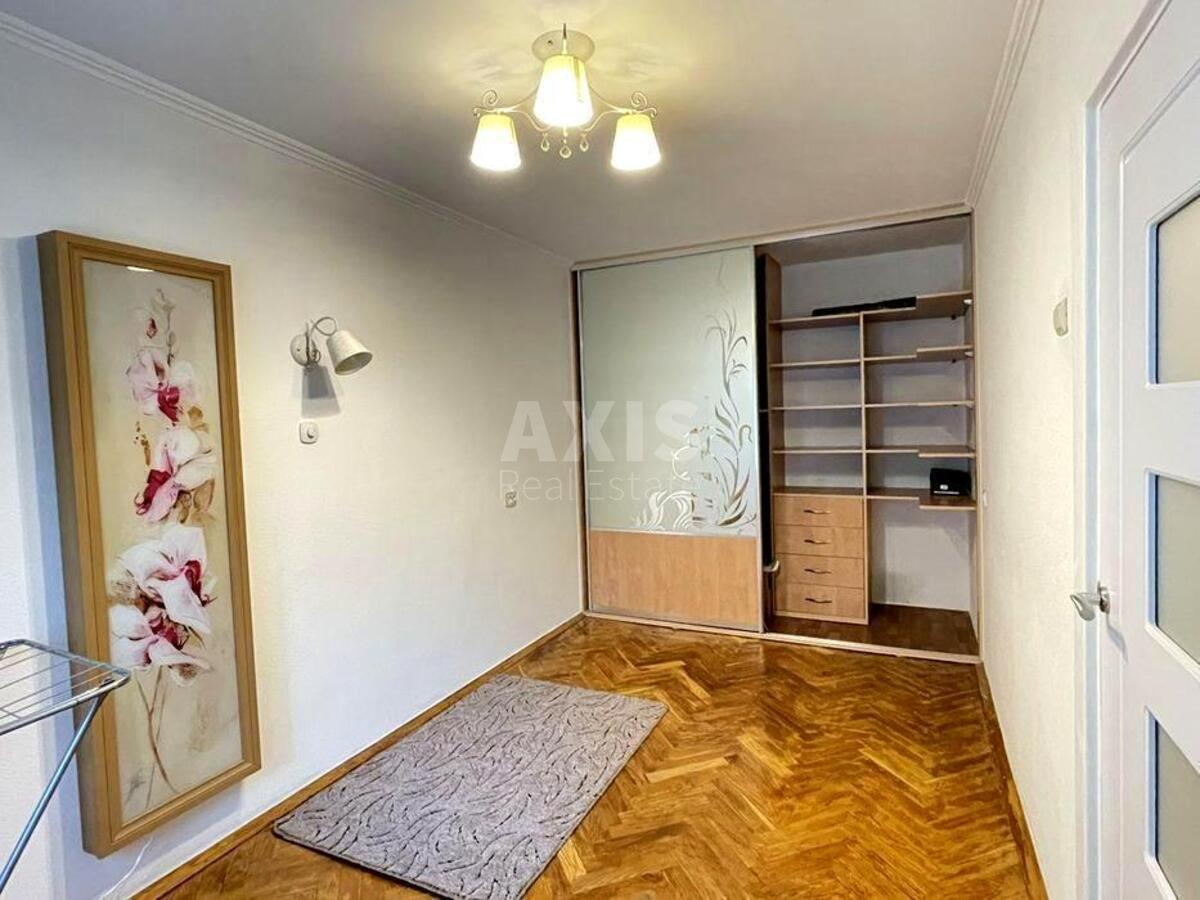 2k apartment pr-t Komarova Kosmonavta 8593921