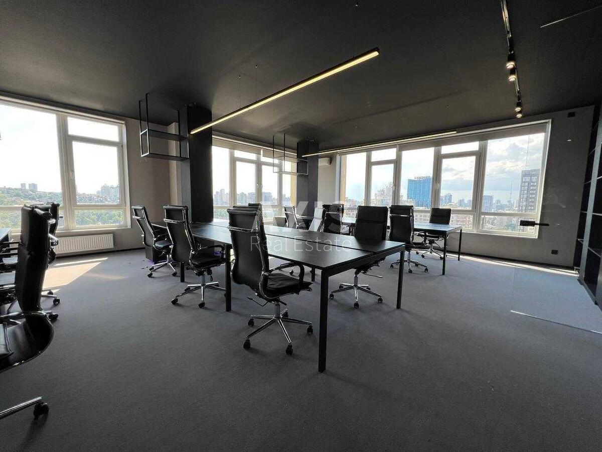 Office vul. Zhyljans'ka 68, 120m2