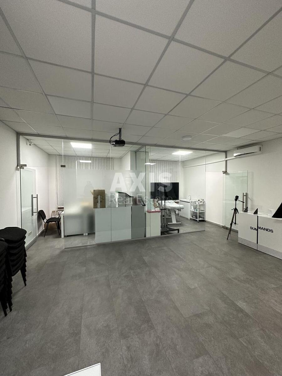 Office vul. Jevgena Konoval'cja 36В, 200m21