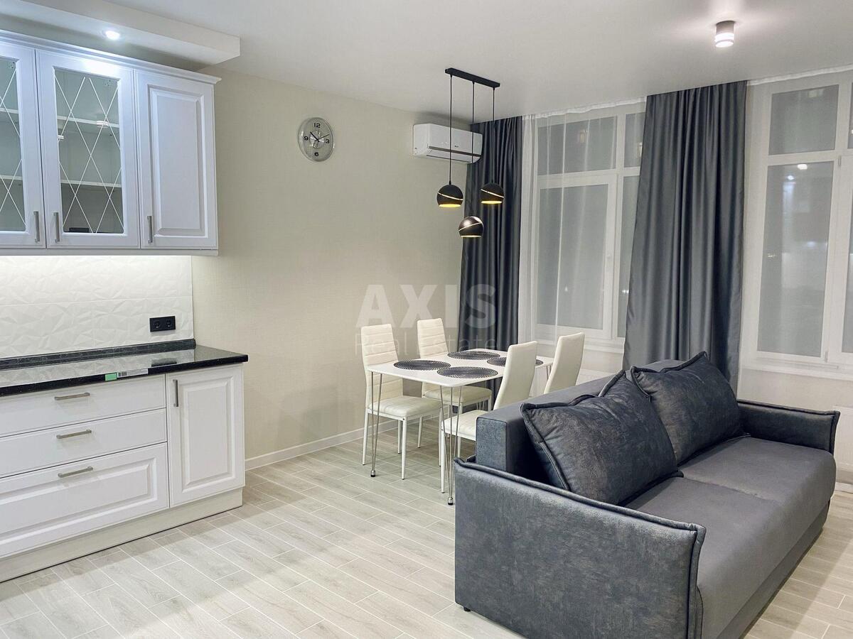 1k apartment vul. Sverstjuka Jevgena 6В2