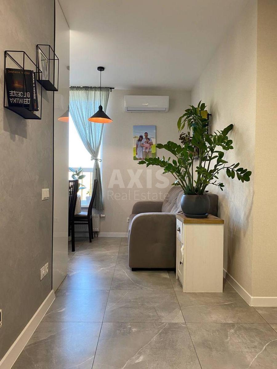 1k apartment vul. Grechka Marshala 10Б5