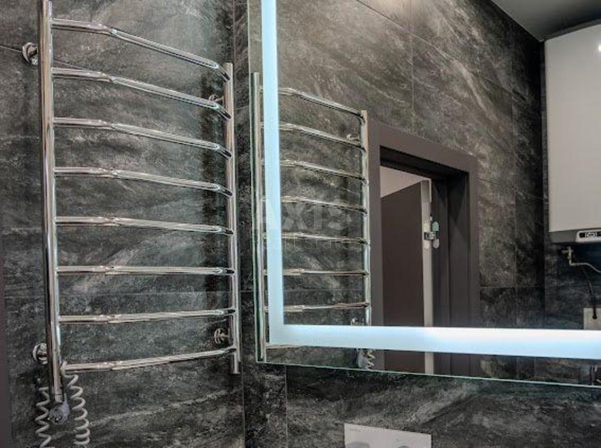 2k apartment vul. Dragomyrova Myhajla 185