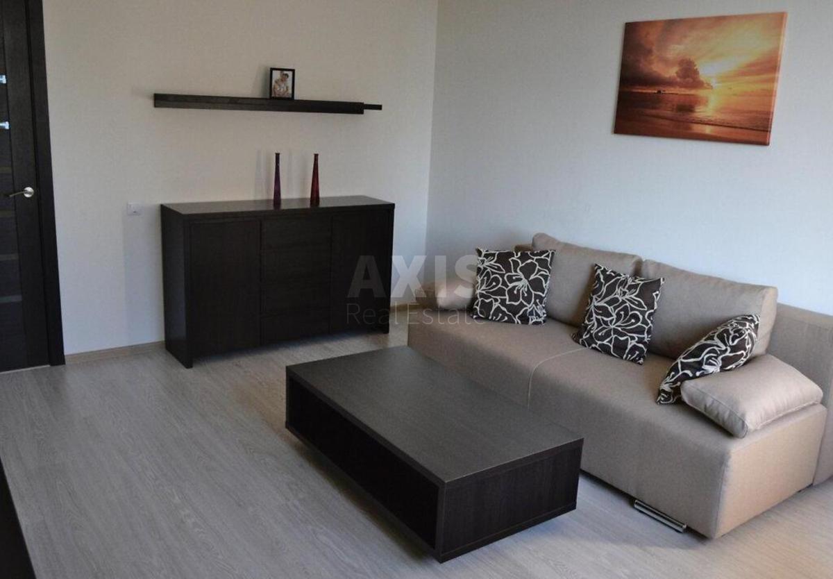 1k apartment vul. Voskresens'ka 16В5