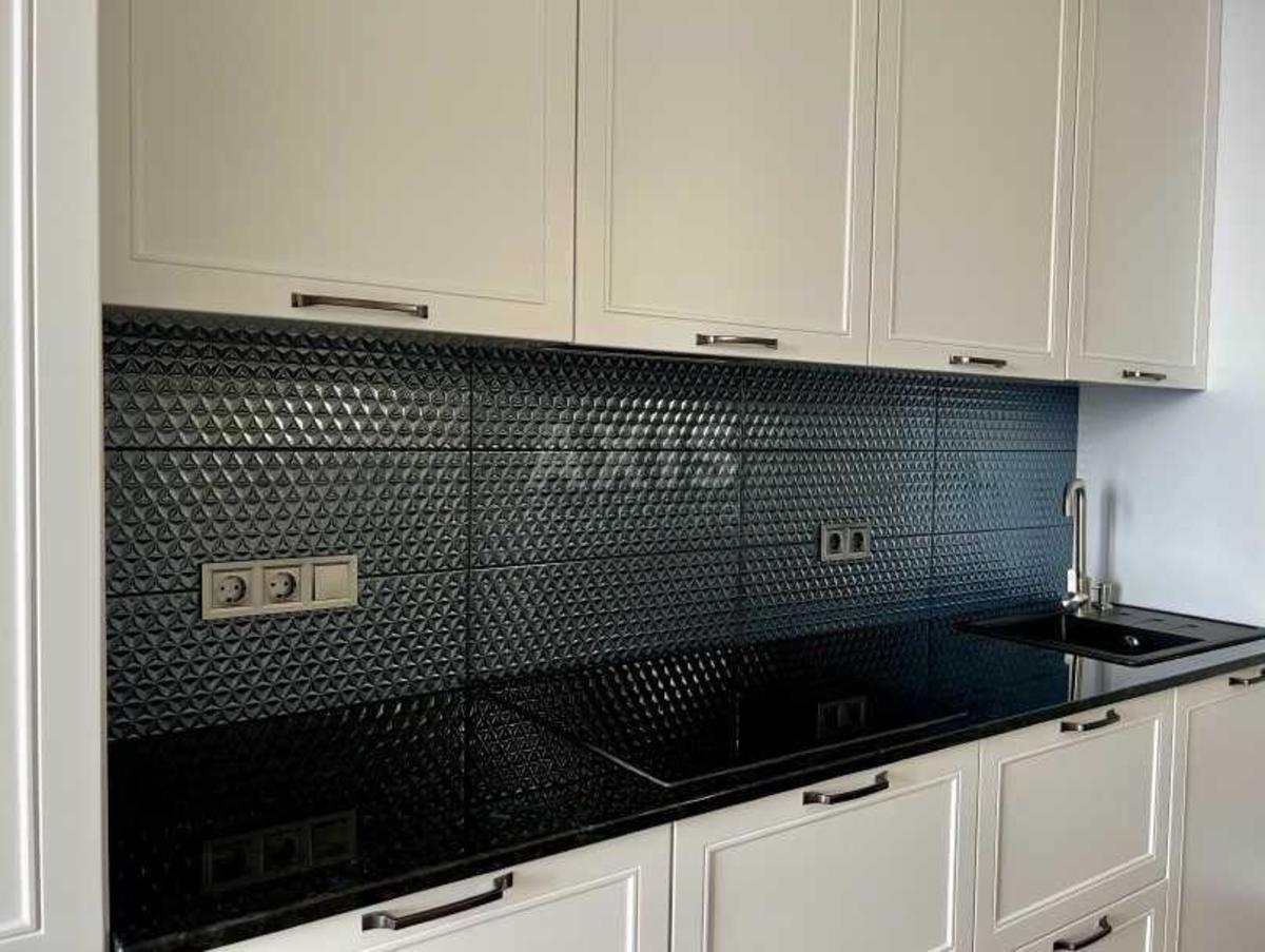 1k apartment nab. Dniprovs'ka 180