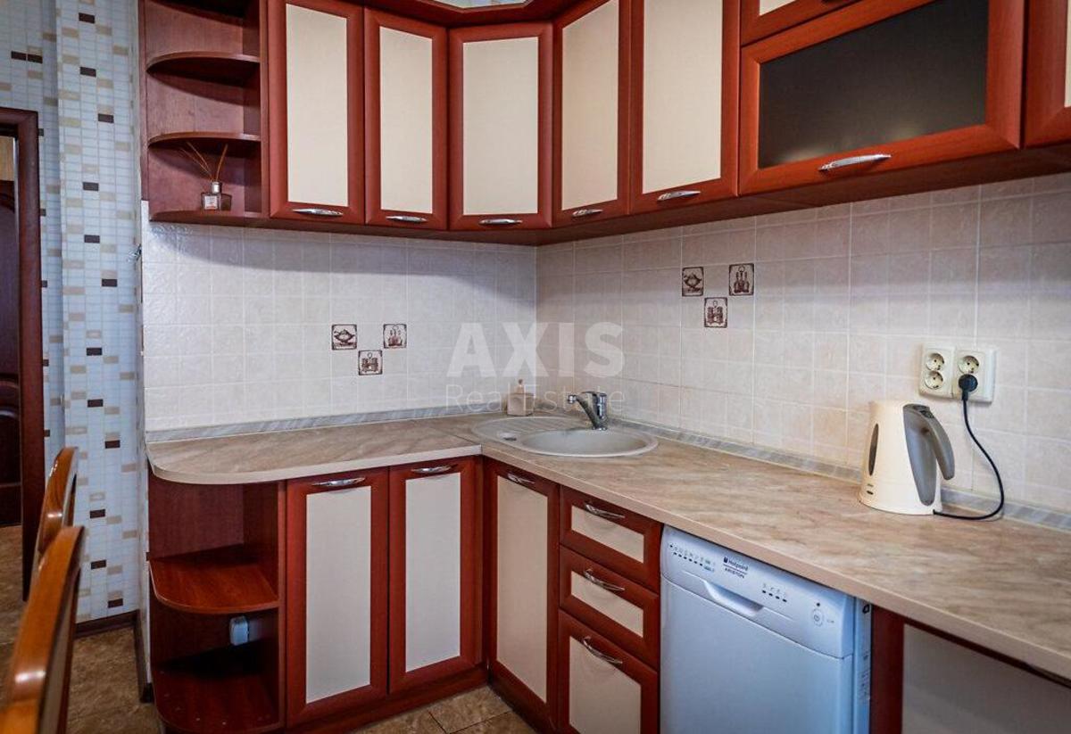 2k apartment vul. Yulia Zdanovska 73А3
