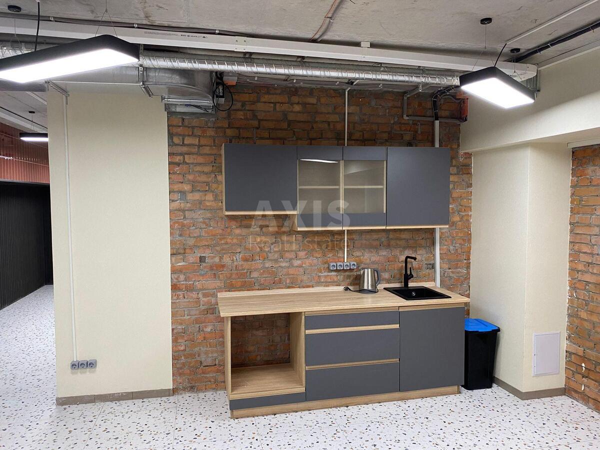 Office vul. Kyrylivs'ka 37А, 87m23
