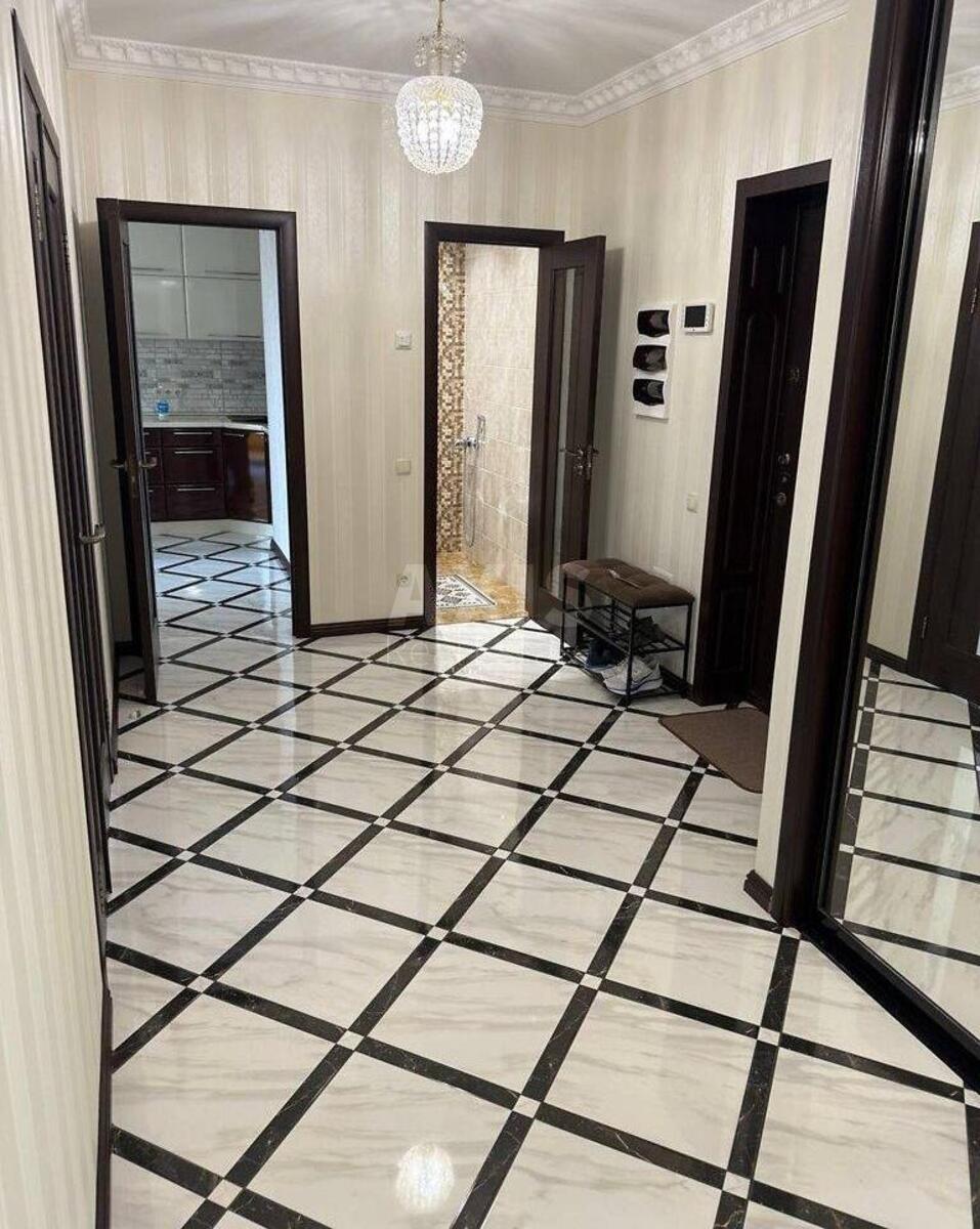 2к квартира ул. Чавдар Елизаветы 13569291
