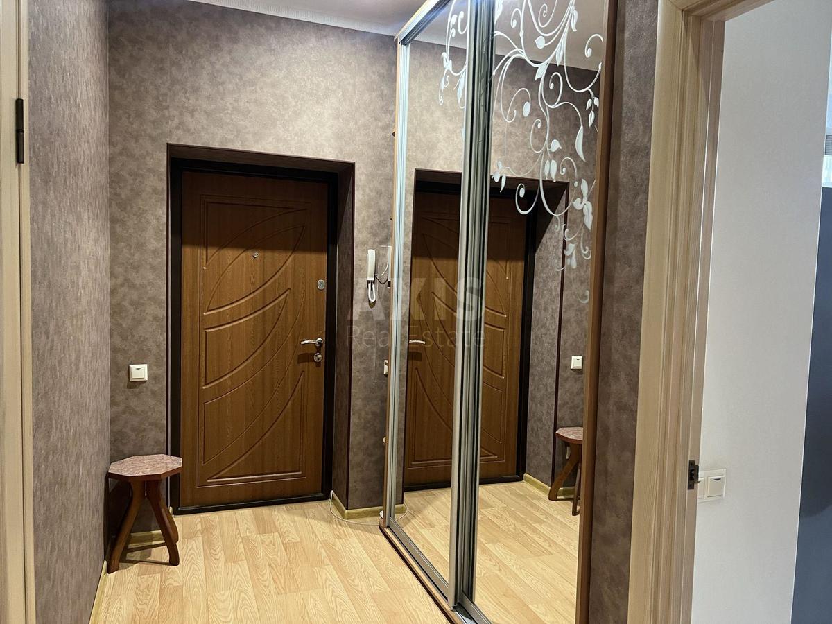 2k apartment vul. Akademika Jefremova 8А3