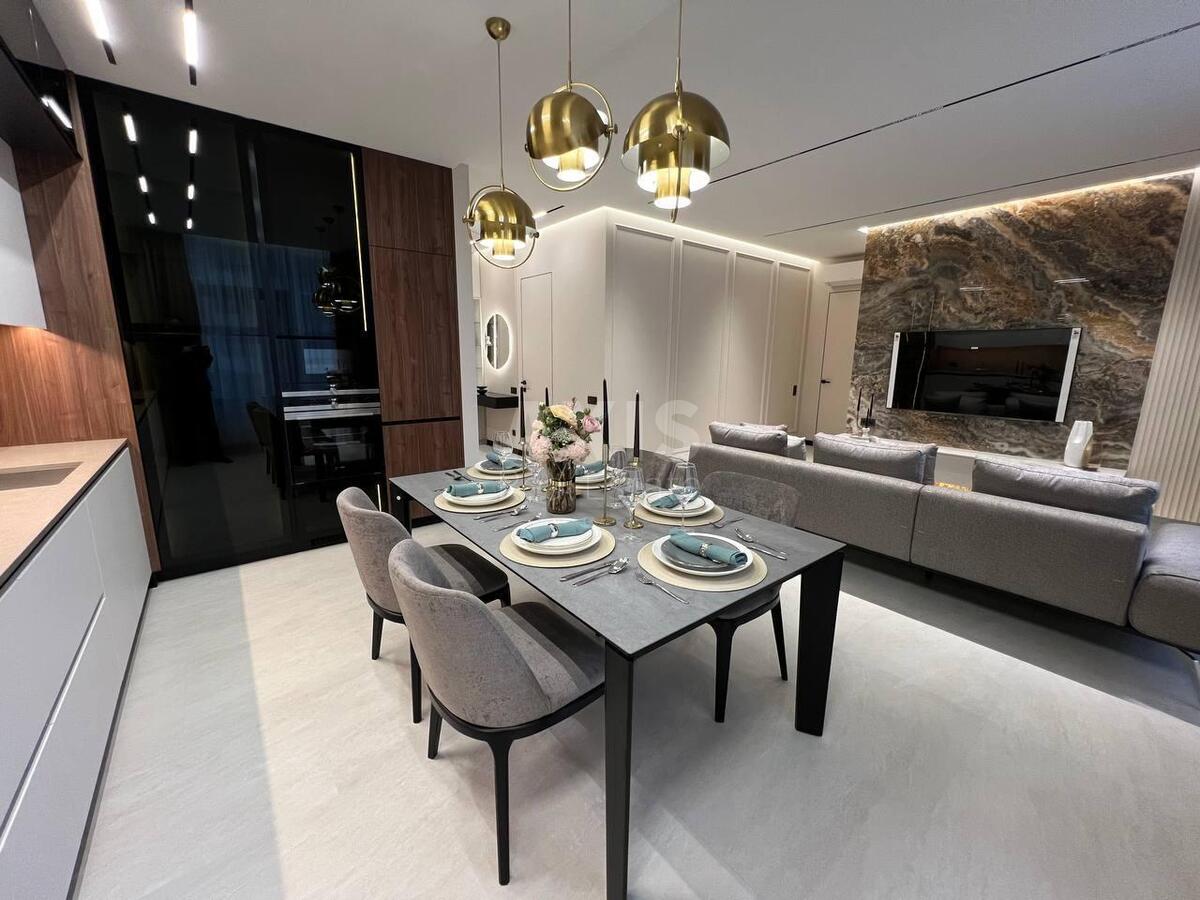 2k apartment vul. Dragomyrova Myhajla 182