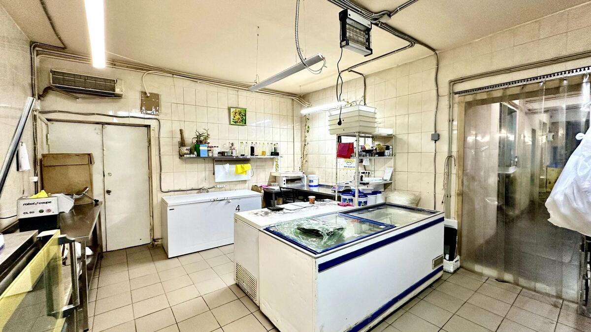 Объект торговли пр-т Бажана Николая 3, 210м2575995