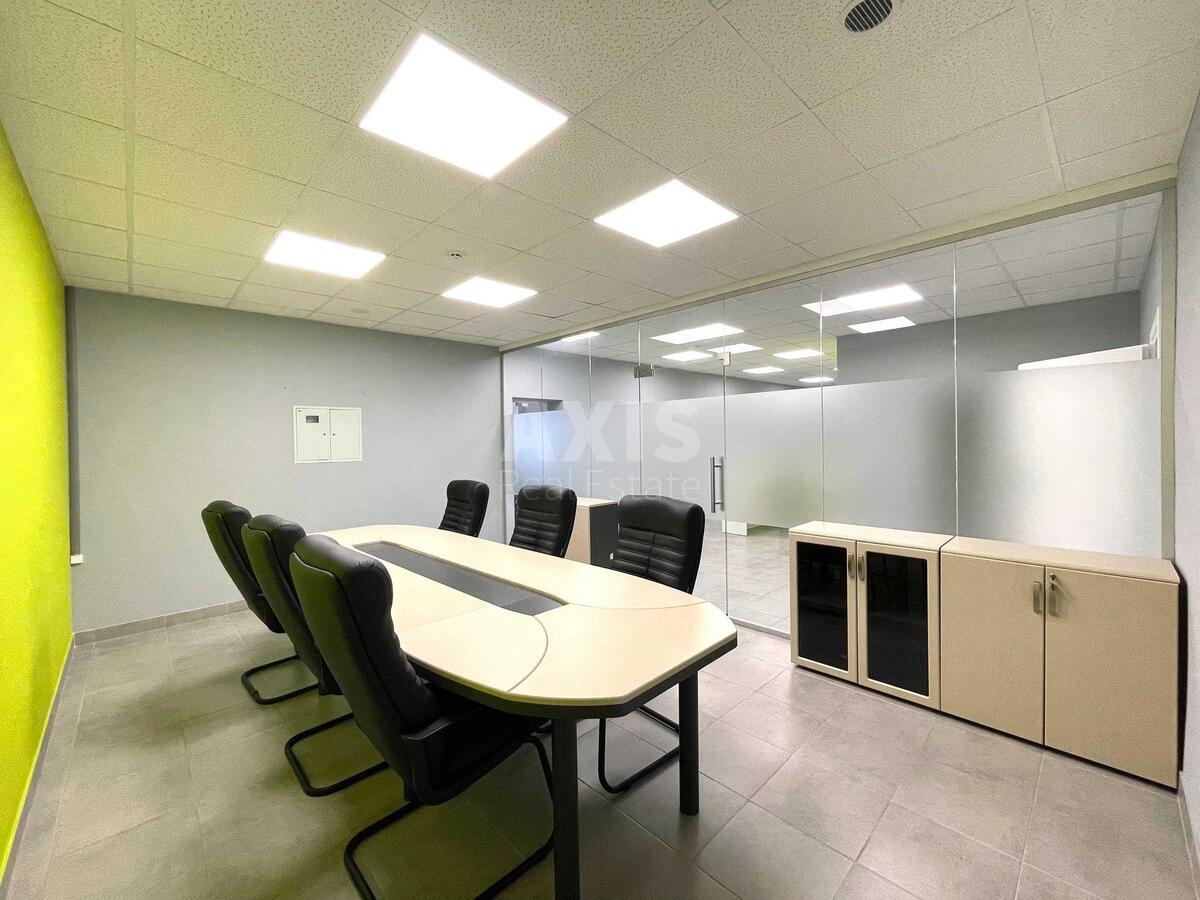 Office vul. Lavrs'ka 16, 208m23
