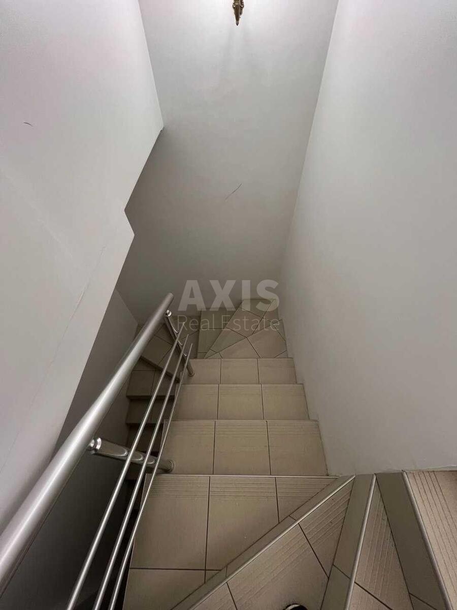 Office vul. Shovkovychna 5, 145m27