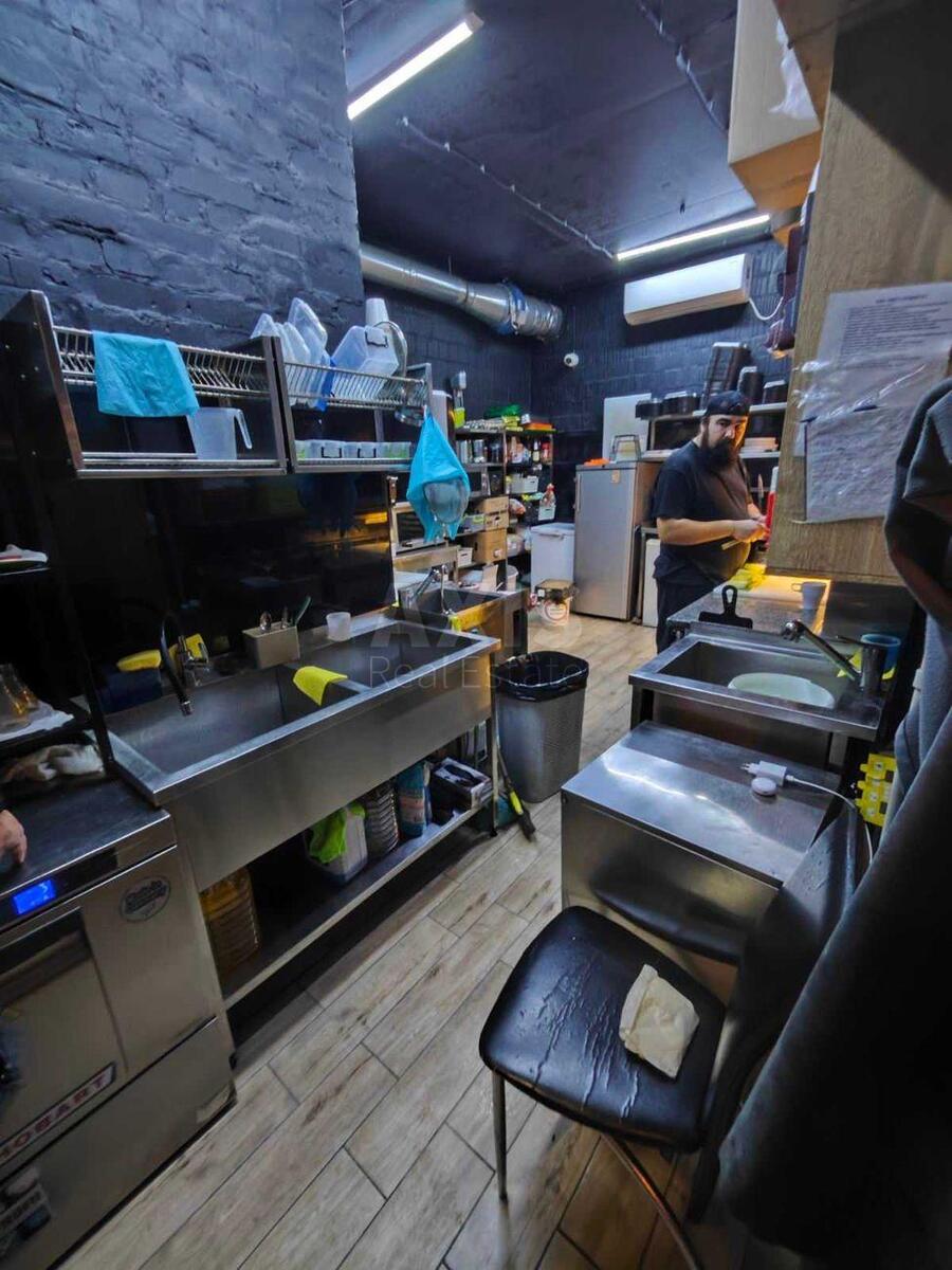 Объект торговли ул. Кондратюка Юрия 3, 65м26346110