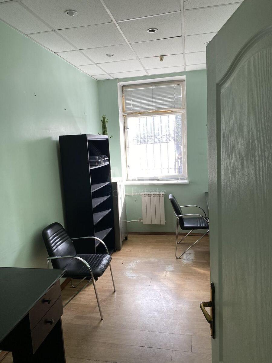 Office pr-t Lobanovs'kogo 119/2, 215m24