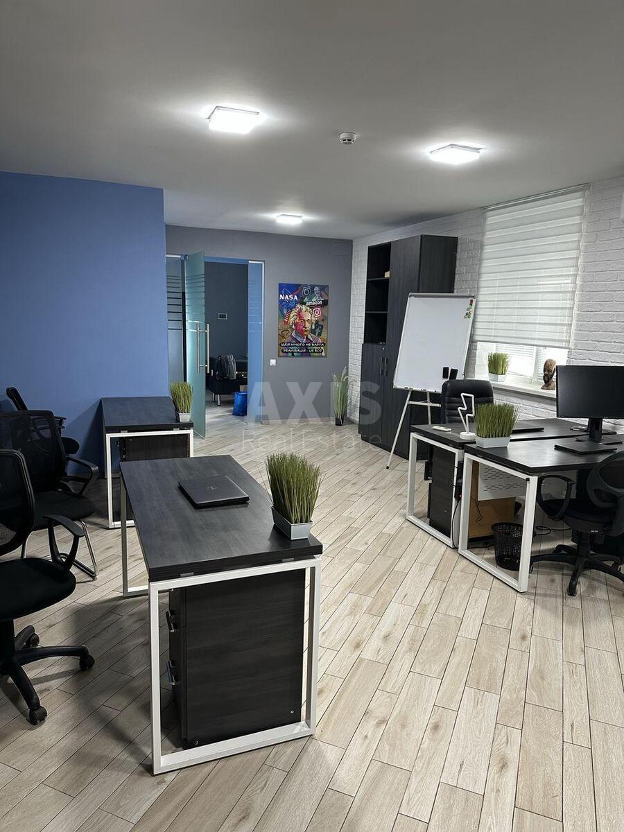 Office vul. Jevgena Konoval'cja 44А, 65m21