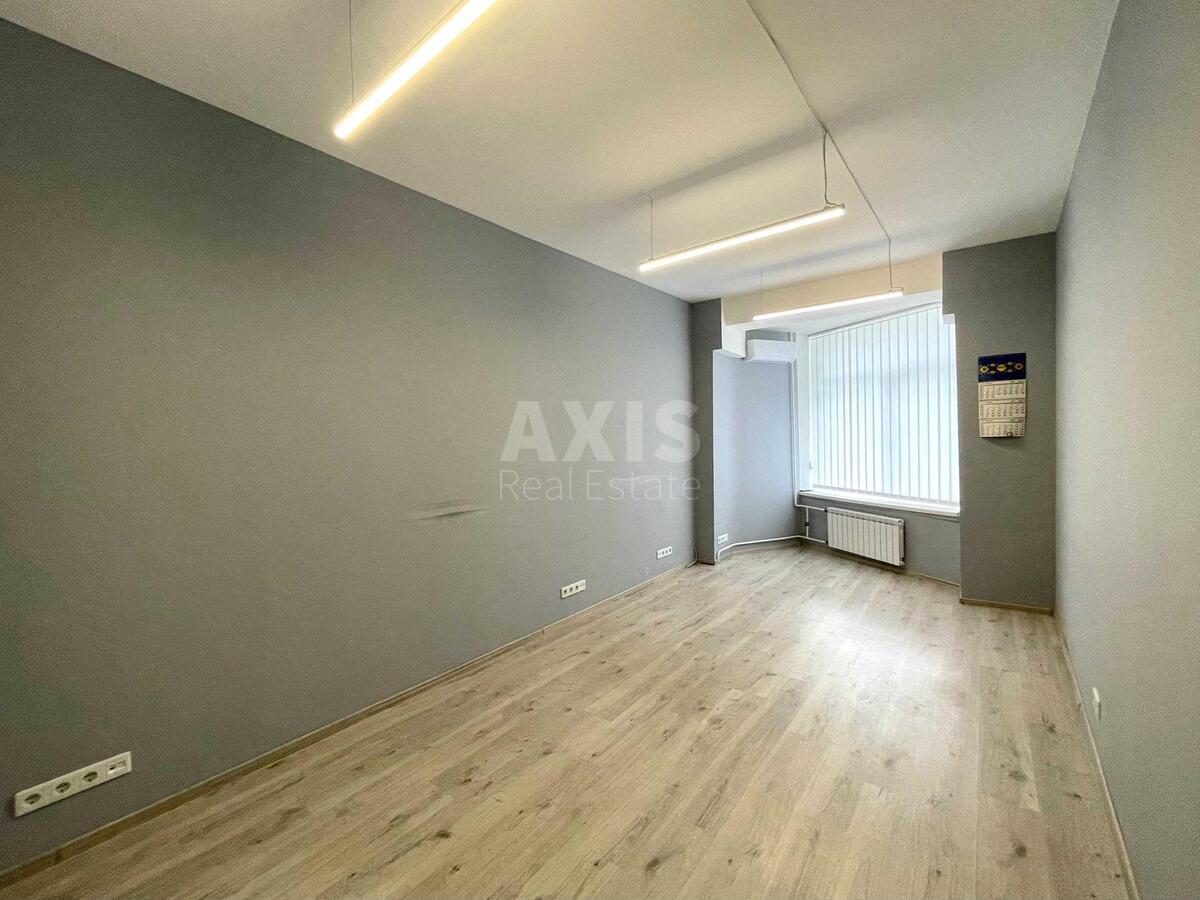 Office vul. Lavrs'ka 16, 208m24