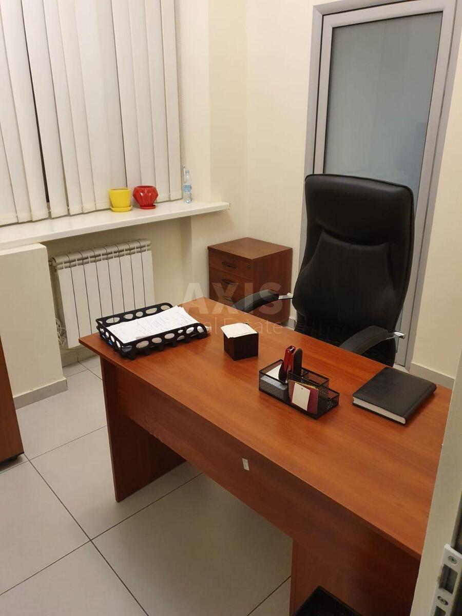 Office vul. Shovkovychna 13/2, 80m24