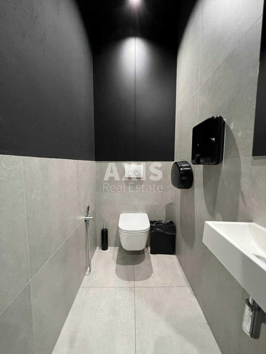 Office vul. Zhyljans'ka 68, 120m21