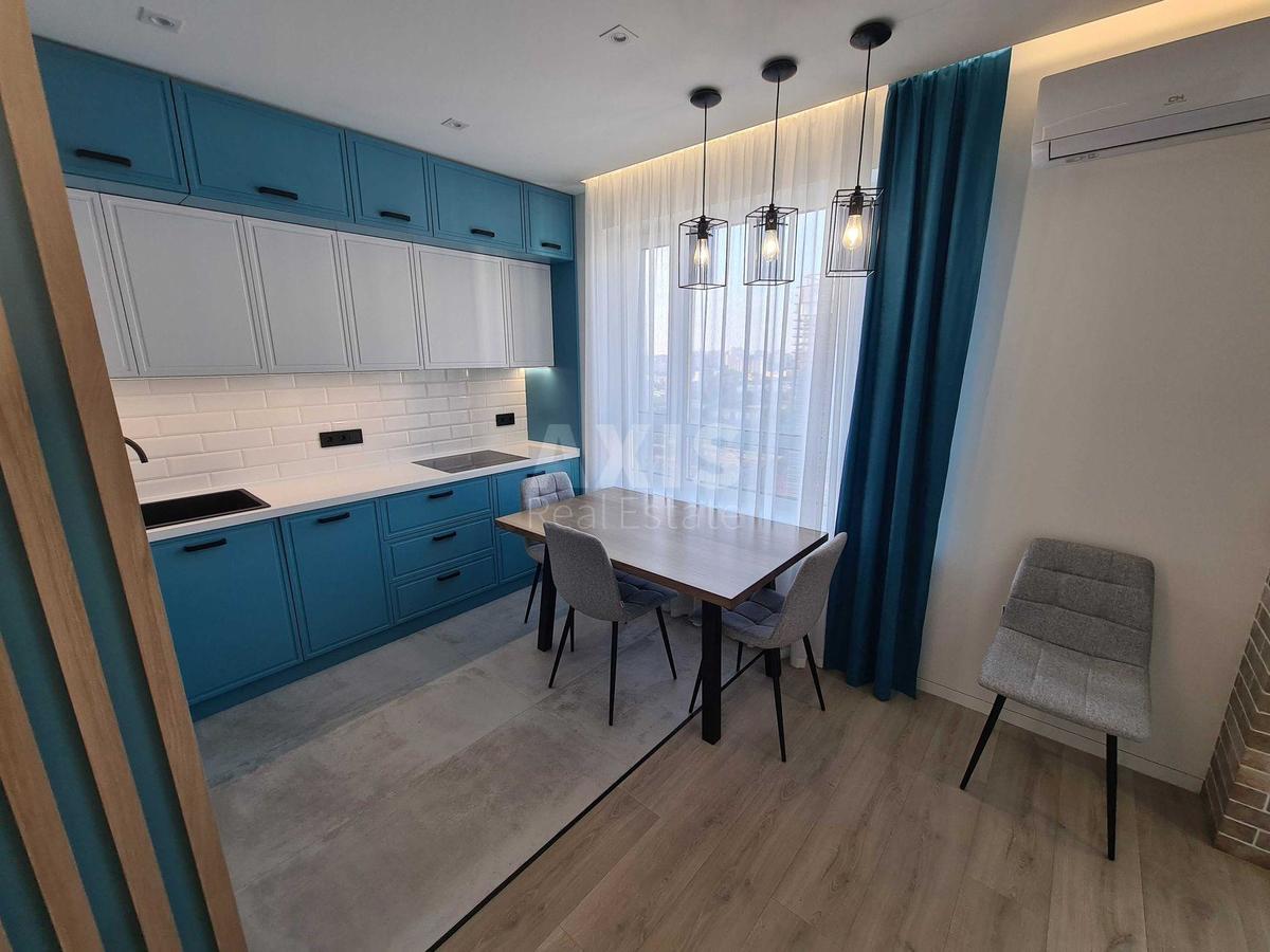 3k apartment vul. Hohlovyh Sim'i' 8