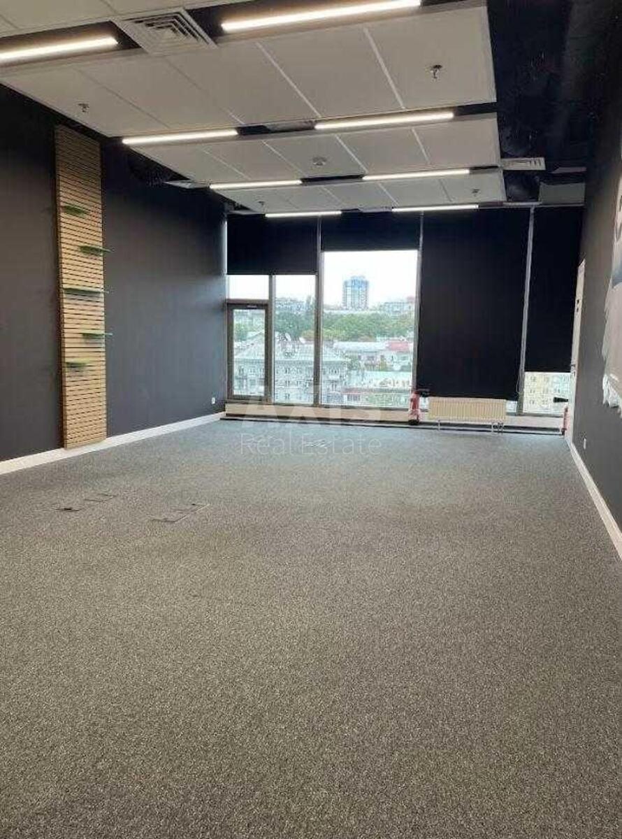 Office pl. Sportyvna 1А, 446m211