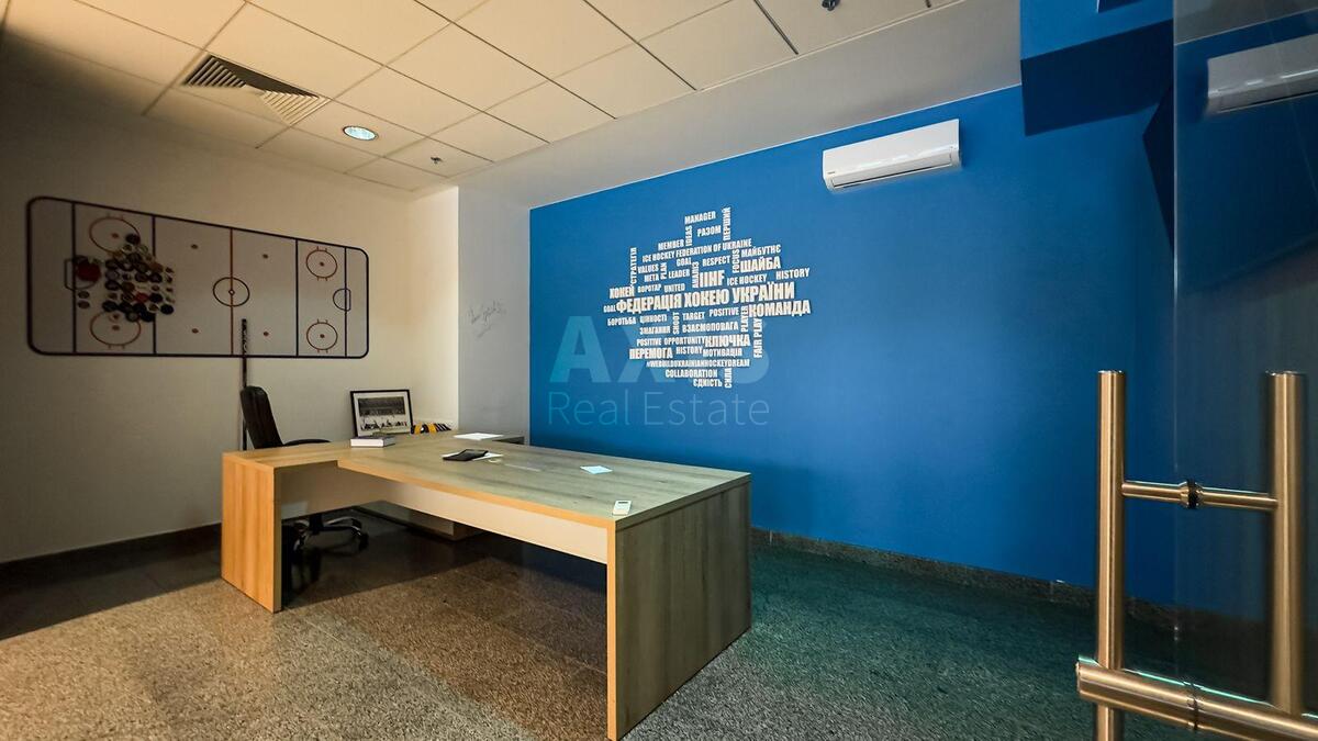 Office vul. Velyka Vasyl'kivs'ka 55, 147m23