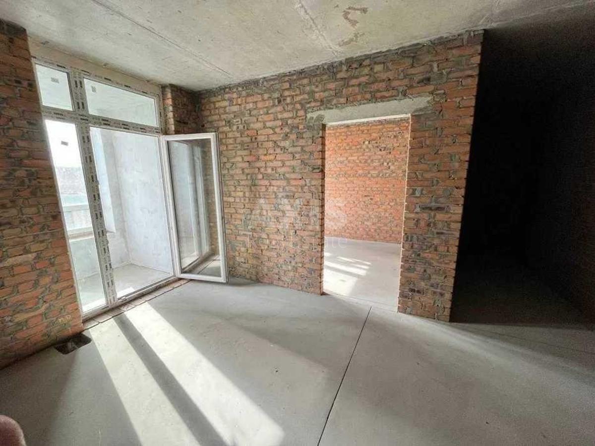 1k apartment vul. Sverstjuka Jevgena 540