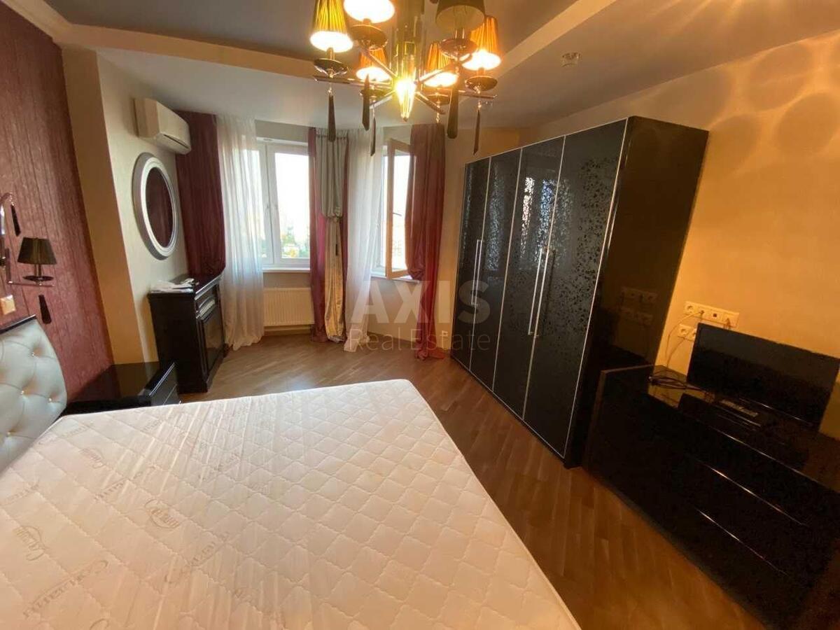3k apartment pr-t Komarova Kosmonavta 266