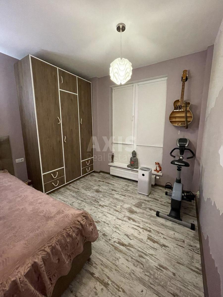 2k apartment vul. Metrologichna 1096