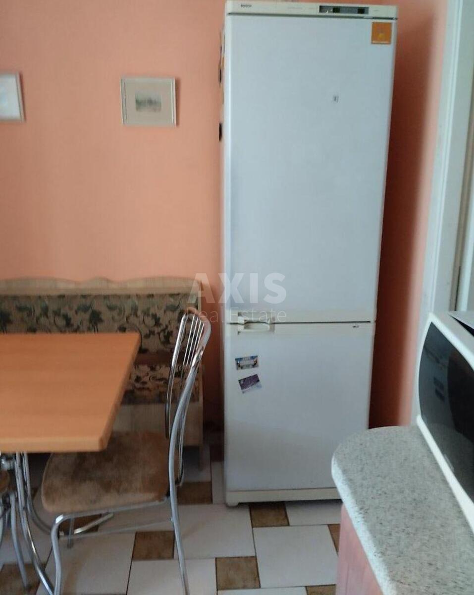 3k apartment vul. Revuc'kogo 181