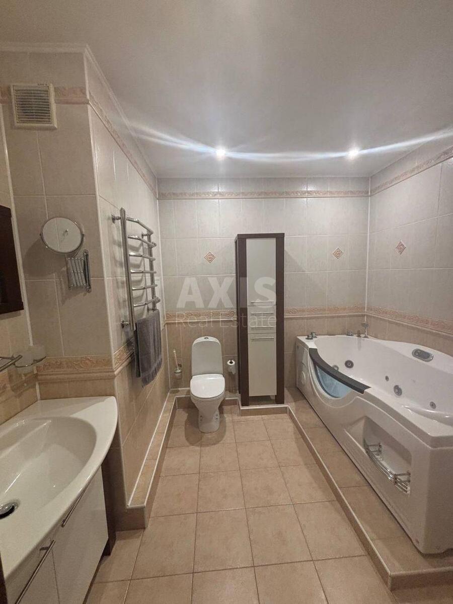 4k apartment vul. Knjazhyj Zaton 2/307