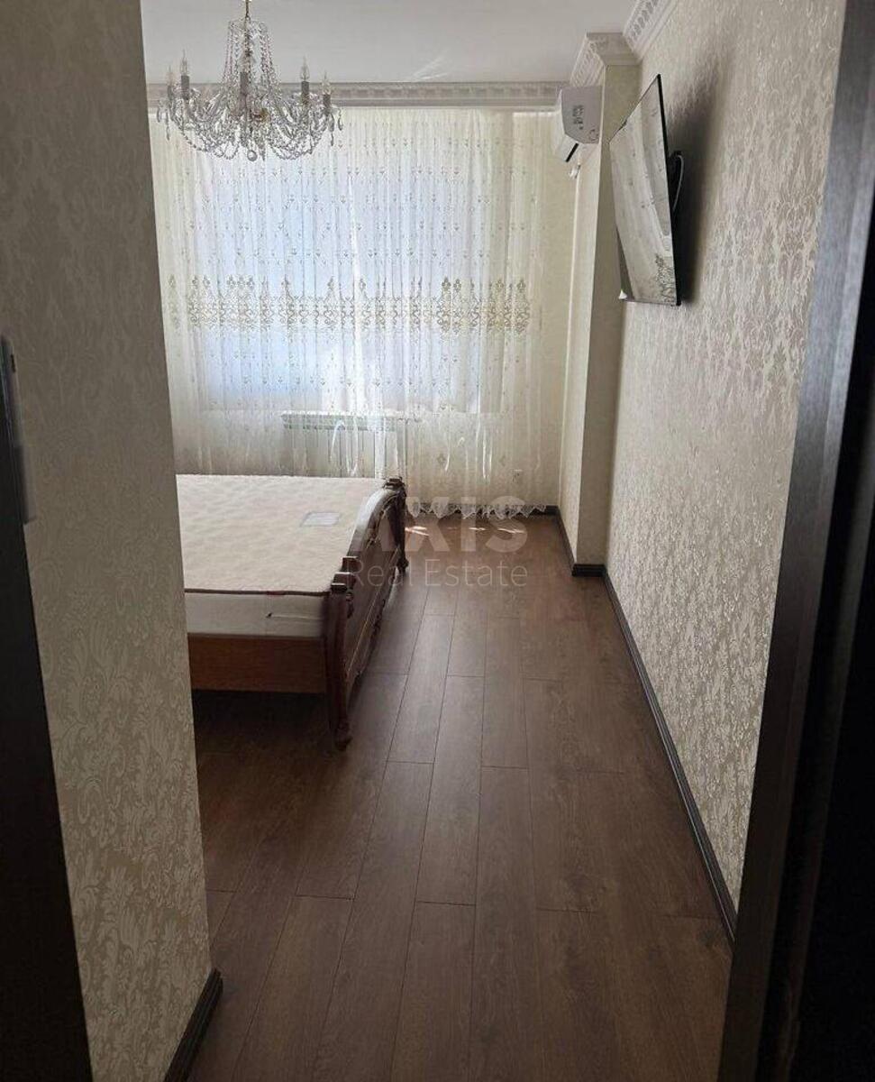 2к квартира ул. Чавдар Елизаветы 13569293