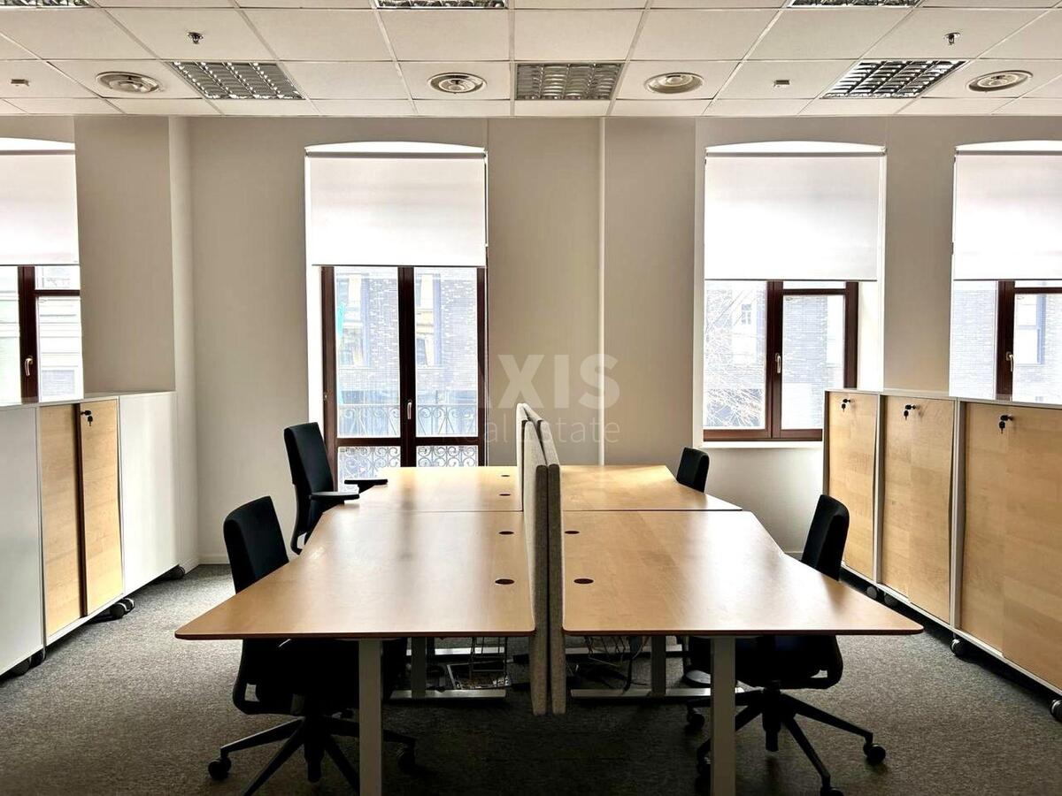 Office vul. Myhajlivs'ka 7, 465m261378
