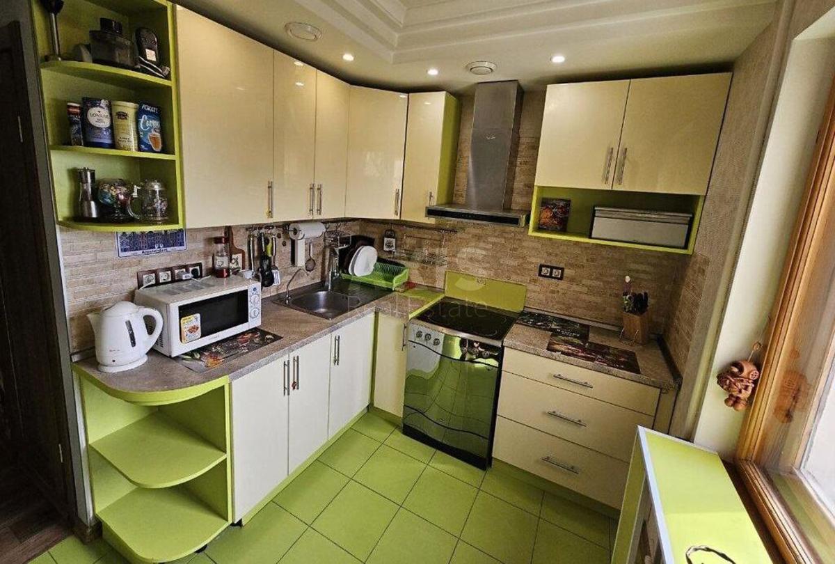 3k apartment vul. Chornobyl's'ka 216