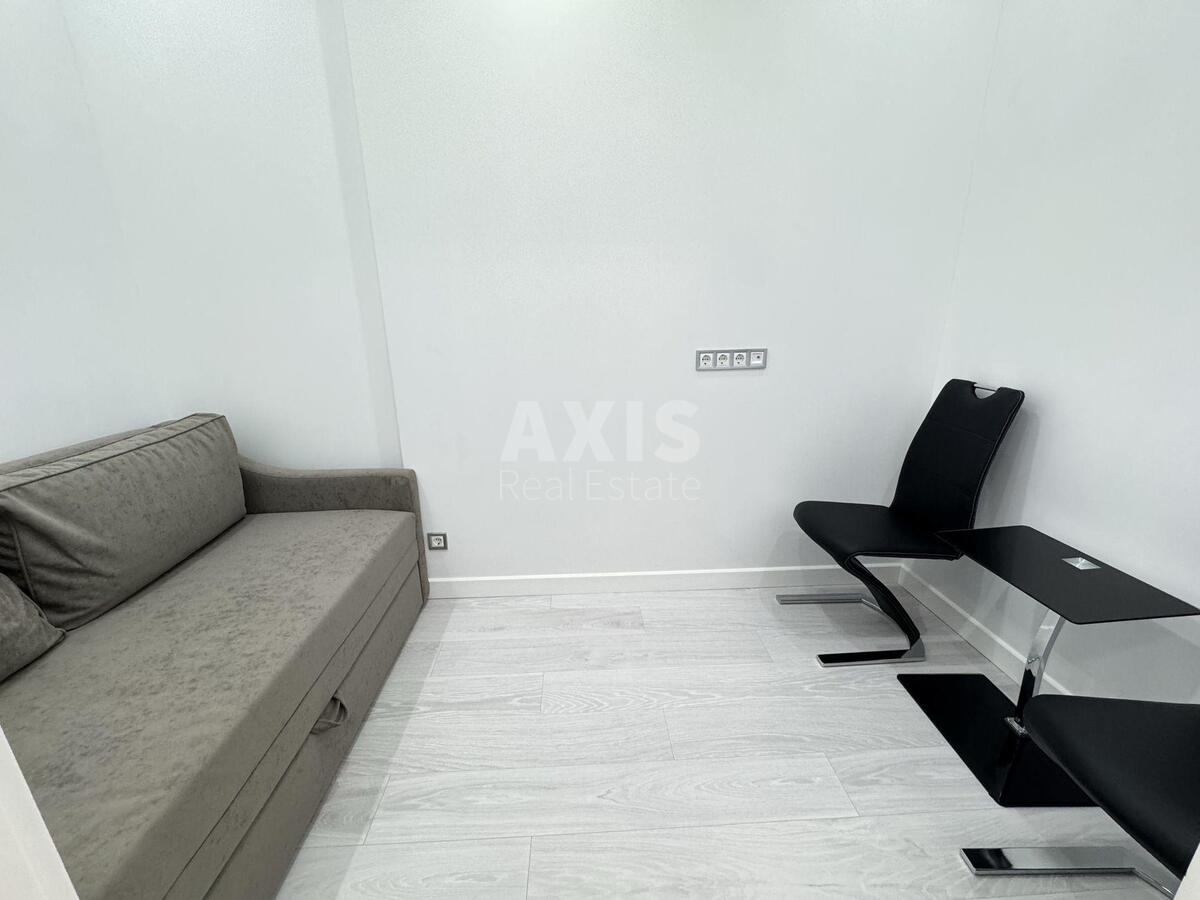 2k apartment vul. Zhyljans'ka 688