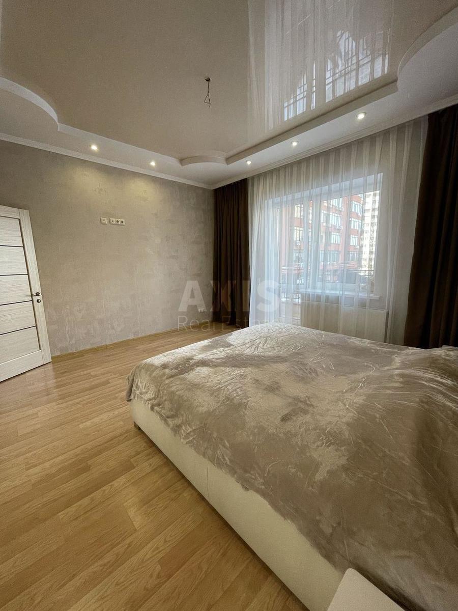 2k apartment vul. Akademika Jefremova 8А5