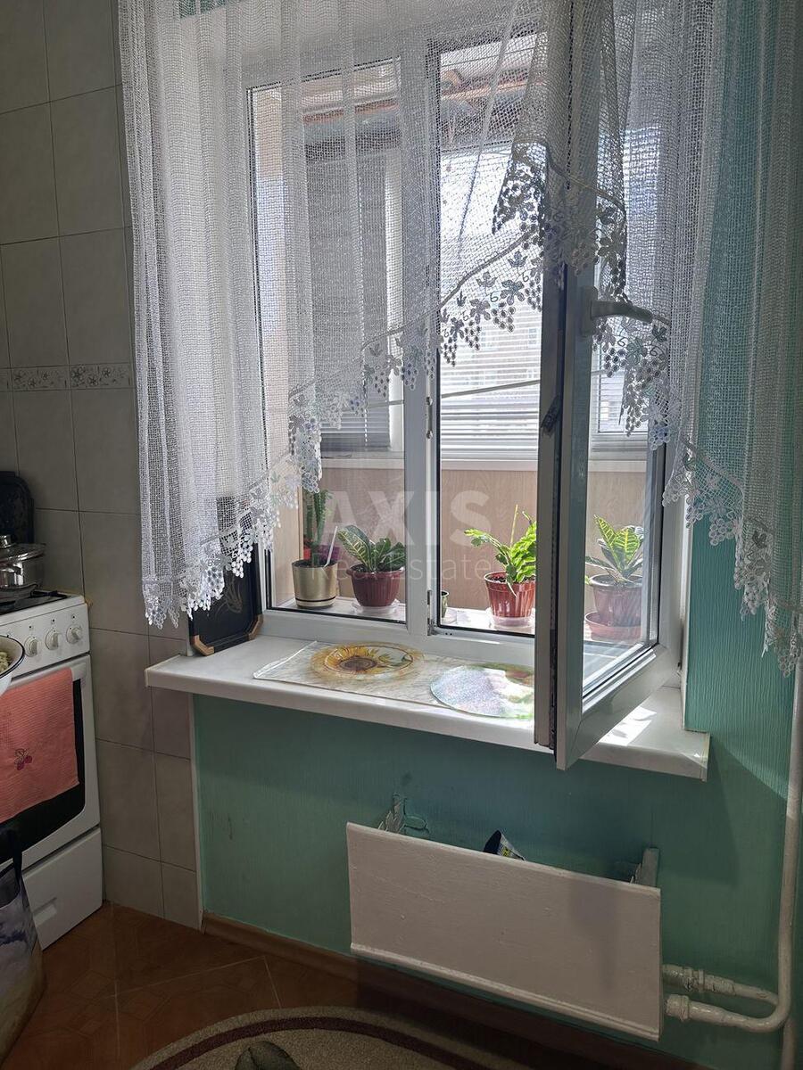 1k apartment pr-t Majakovs'kogo Volodymyra 4Г0