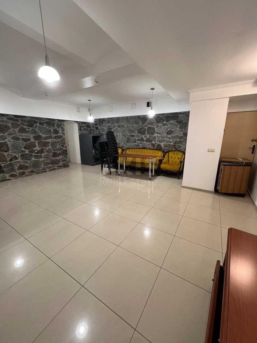 Office vul. Shovkovychna 5, 145m29