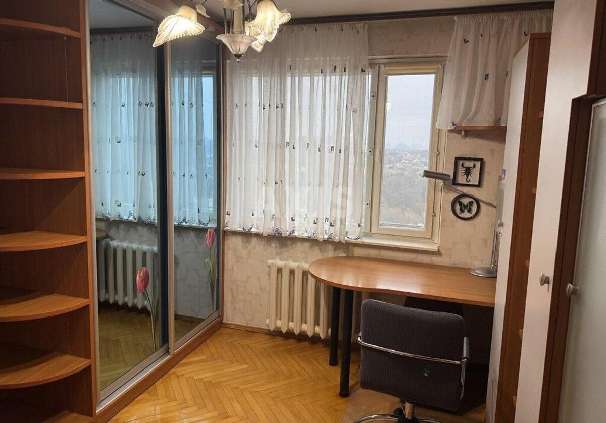 4к квартира ул. Пулюя Ивана 1А6