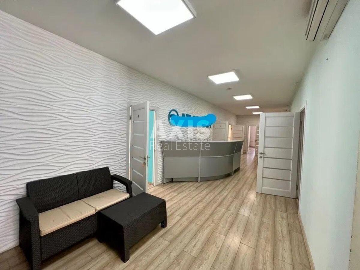 Office vul. Horyva 1А, 332m2597480