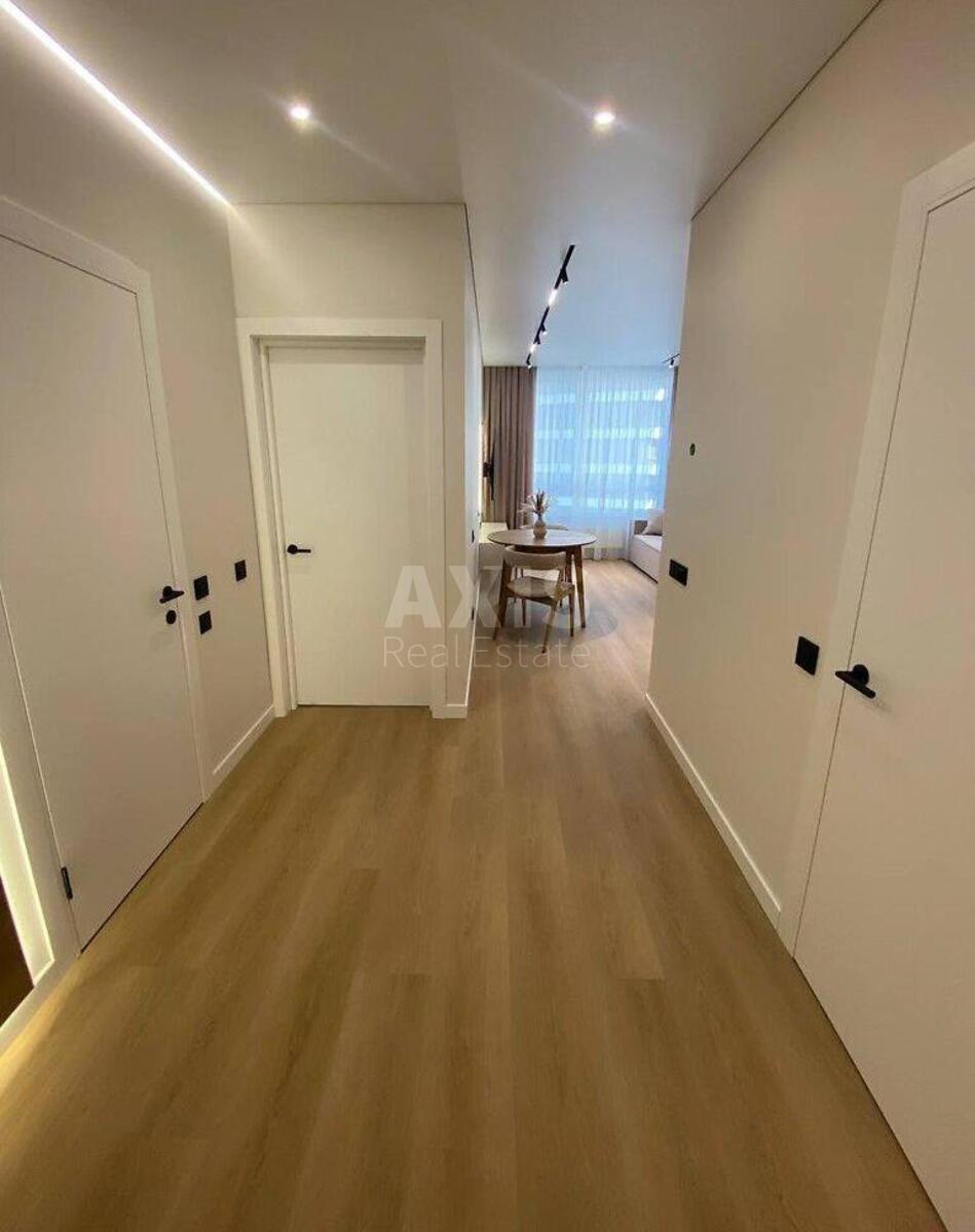 1k apartment nab. Dniprovs'ka 15Д4