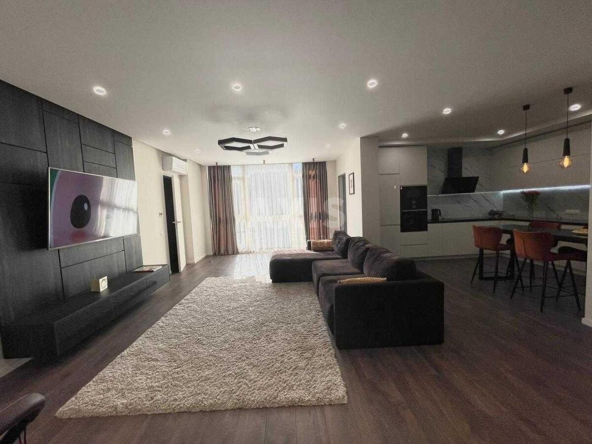 3k apartment vul. Predslavyns'ka 402