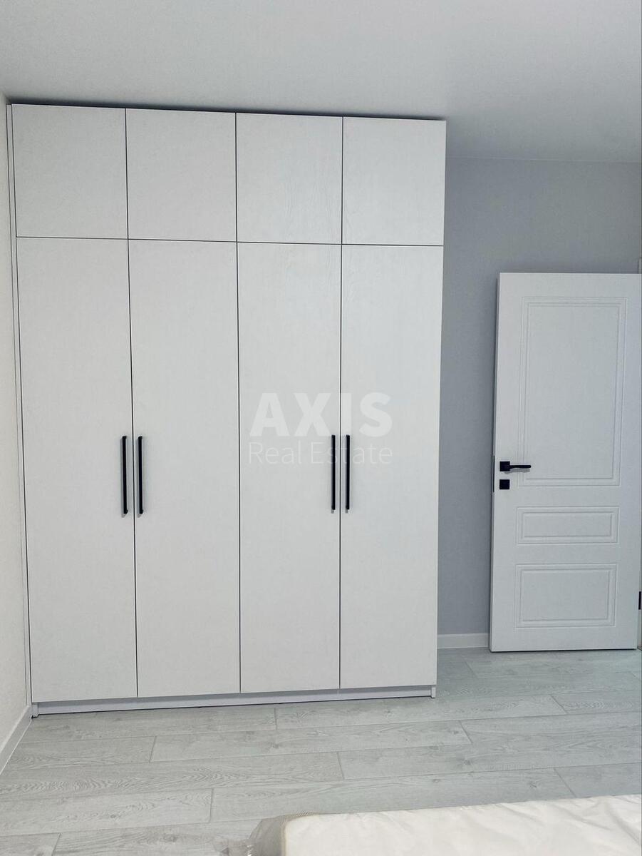 1k apartment vul. Sverstjuka Jevgena 6В5