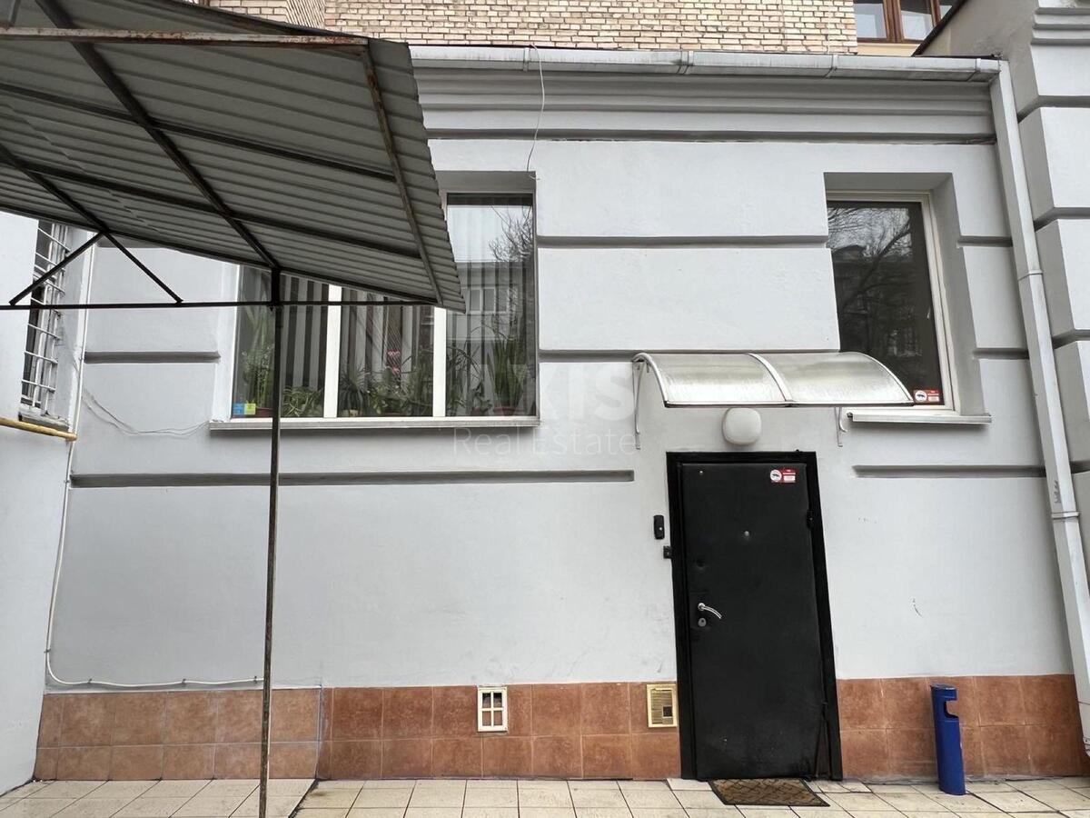 Объект торговли ул. Оболонская 12, 100м21