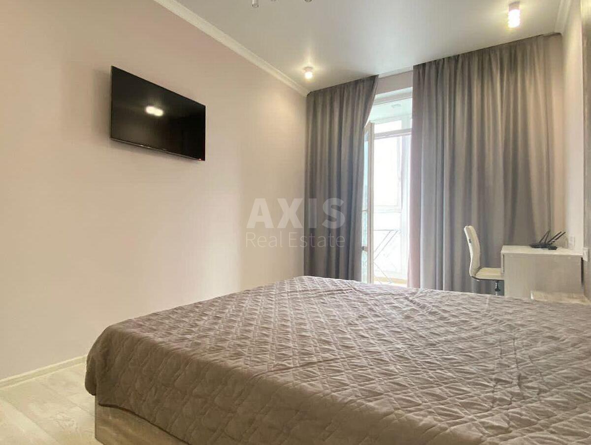 2k apartment vul. Myhajla Maksymovycha 242