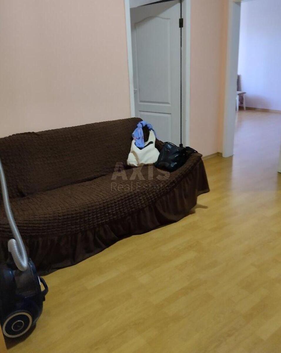 3k apartment vul. Revuc'kogo 182
