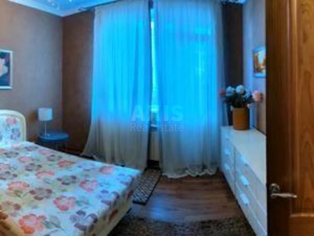 1k apartment nab. Dniprovs'ka 19А611402