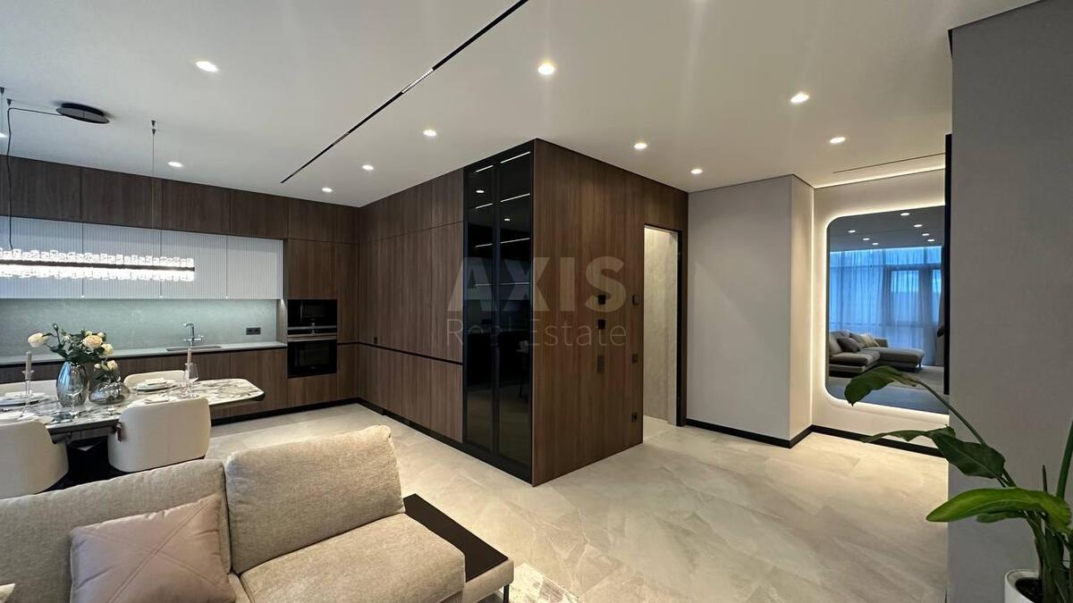 4k apartment vul. Dragomyrova Myhajla 181