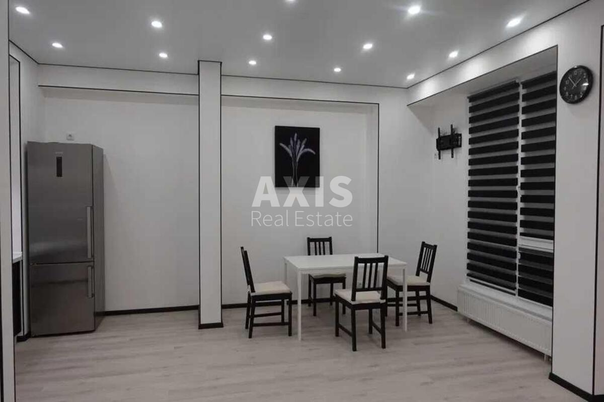 1k apartment vul. Nagirna 18/160