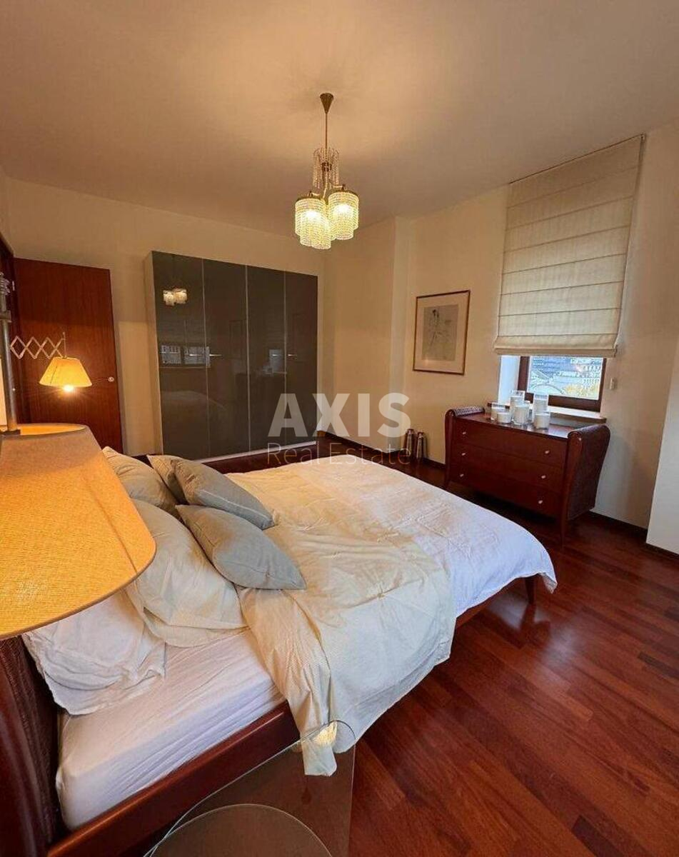 3k apartment vul. Zhyljans'ka 30А609784