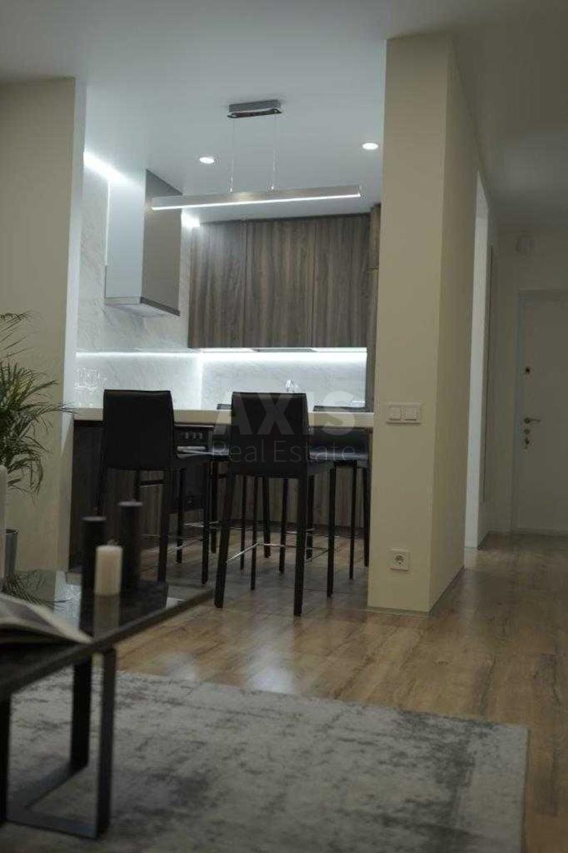 1k apartment vul. Lypkivs'kogo Vasylja Mytropolyta 16Г12